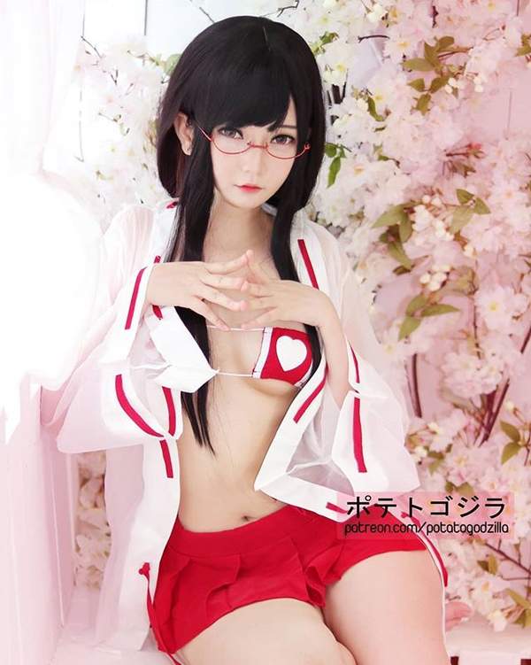 Potato Godzilla作品分享，一个萌萌的童颜COSER