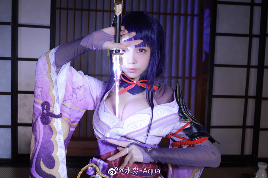 水淼aqua夜兰礼服鉴赏,充满幻想的COS作品