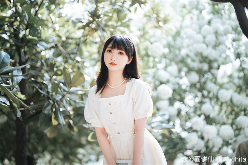 面饼仙儿COS图片分享，她的合集一共多少钱